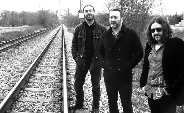The Electric Buffalo en blanco y negro